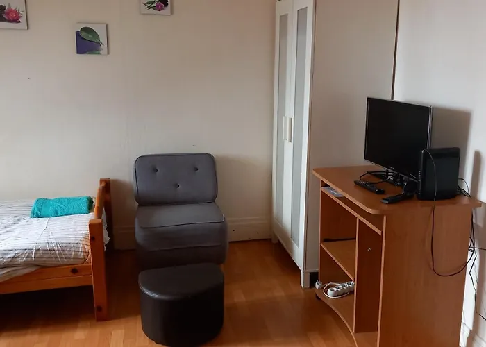 Entre Gare Et Cathedrale